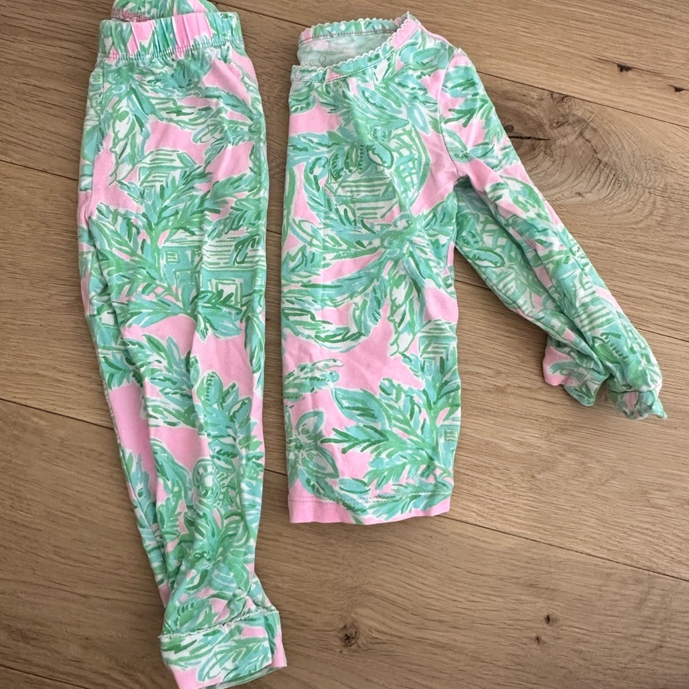 Lilly Pulitzer Pink and Green Leaf Kids Pajama Set, size 2T